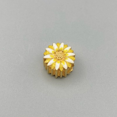 DAISY YELLOW DAISY YELLOW