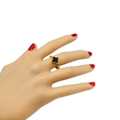 CLOVER ring