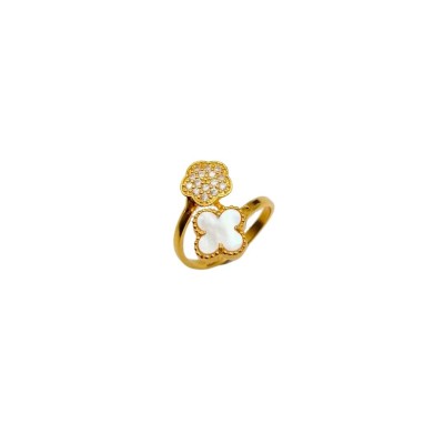 CLOVER ring